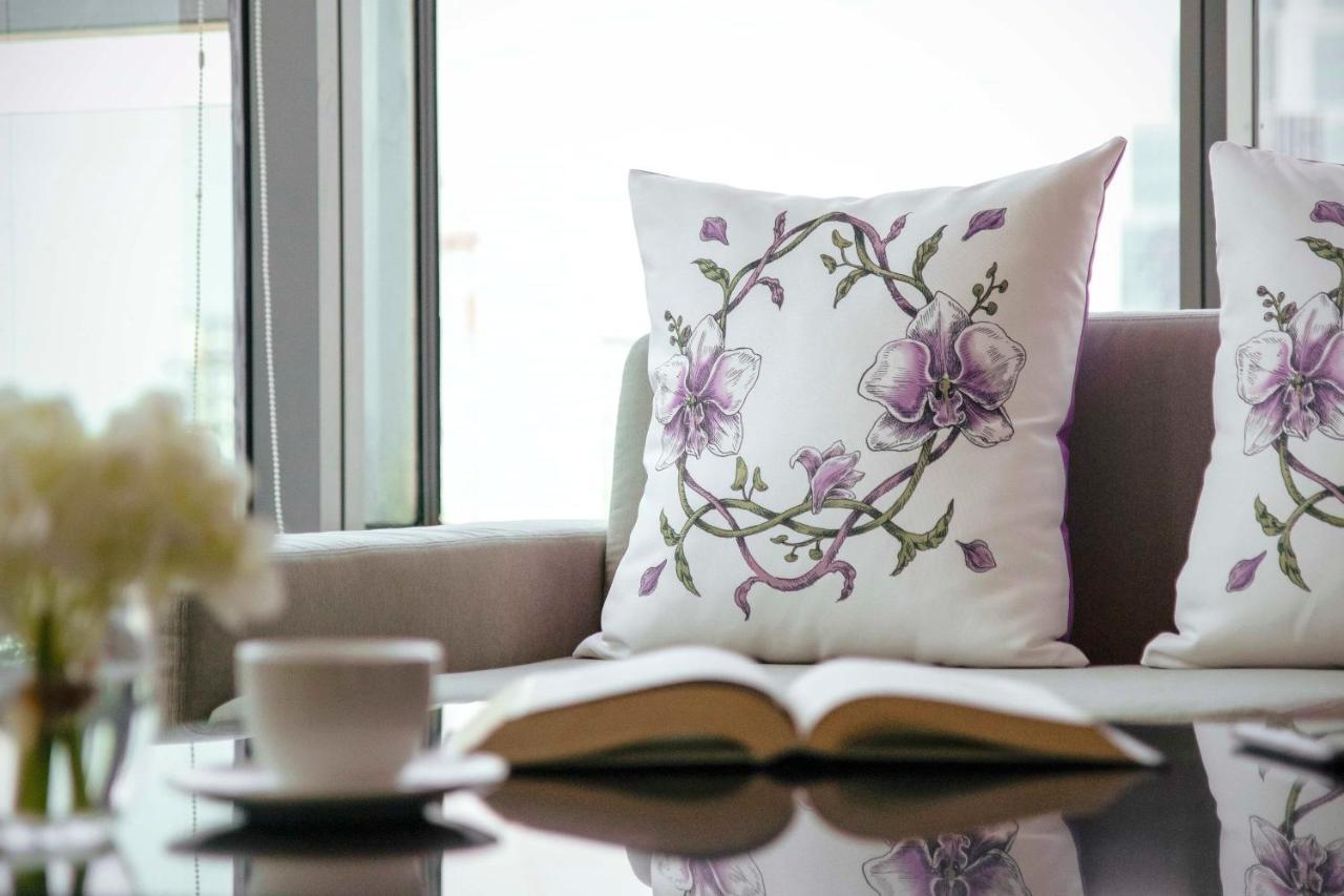 Sivatel Bangkok Hotel Exterior foto A cushion